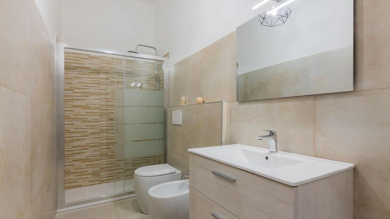 Porta Nuova Centro Elegante Suite Con Wifi ตูริน ภายนอก รูปภาพ